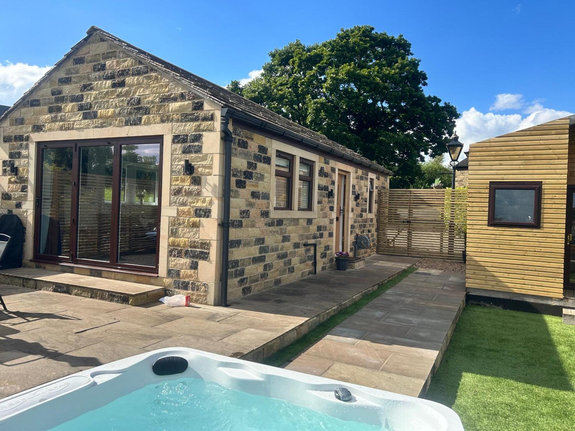 The Stables At Lower Carr Barn Halifax Exterior photo